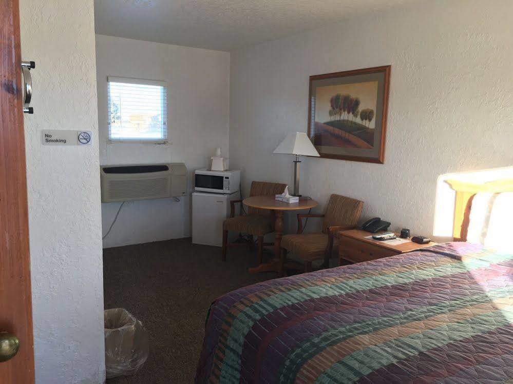 Circle S Lodge Gering Extérieur photo